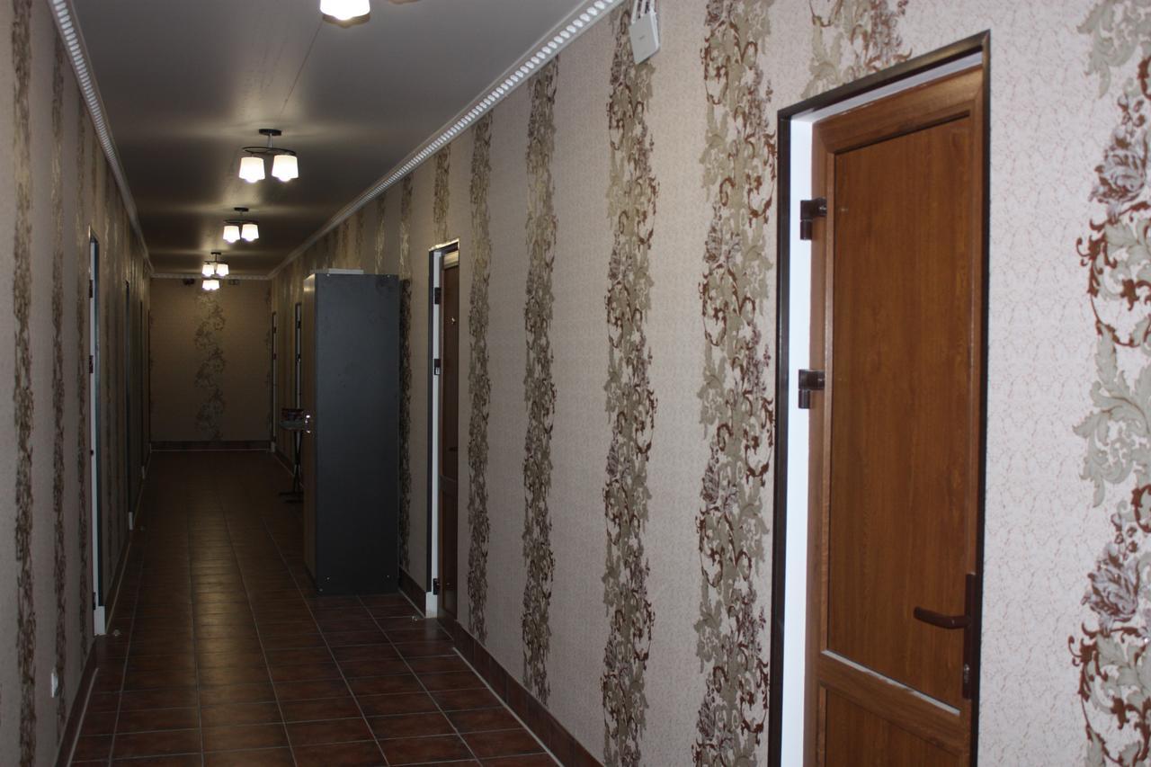 Viktoria Hotel ピツンダ エクステリア 写真