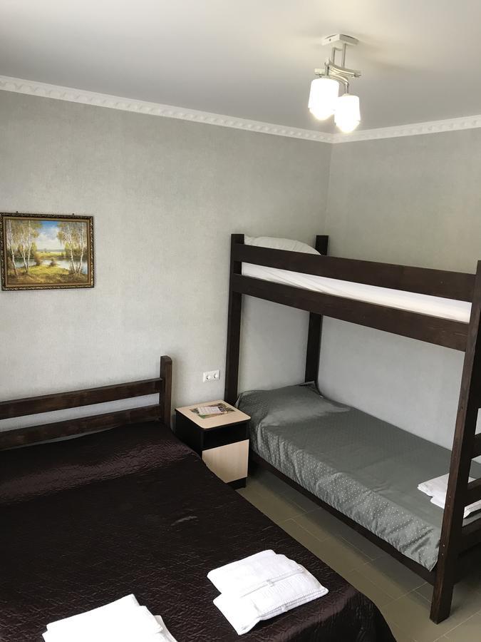Viktoria Hotel ピツンダ エクステリア 写真